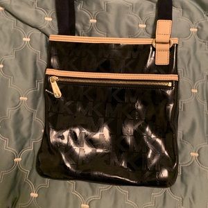 Michael Kors Bags - Michael Kors cross body purse Michael Kors Bags - Michael Kors cross body purse